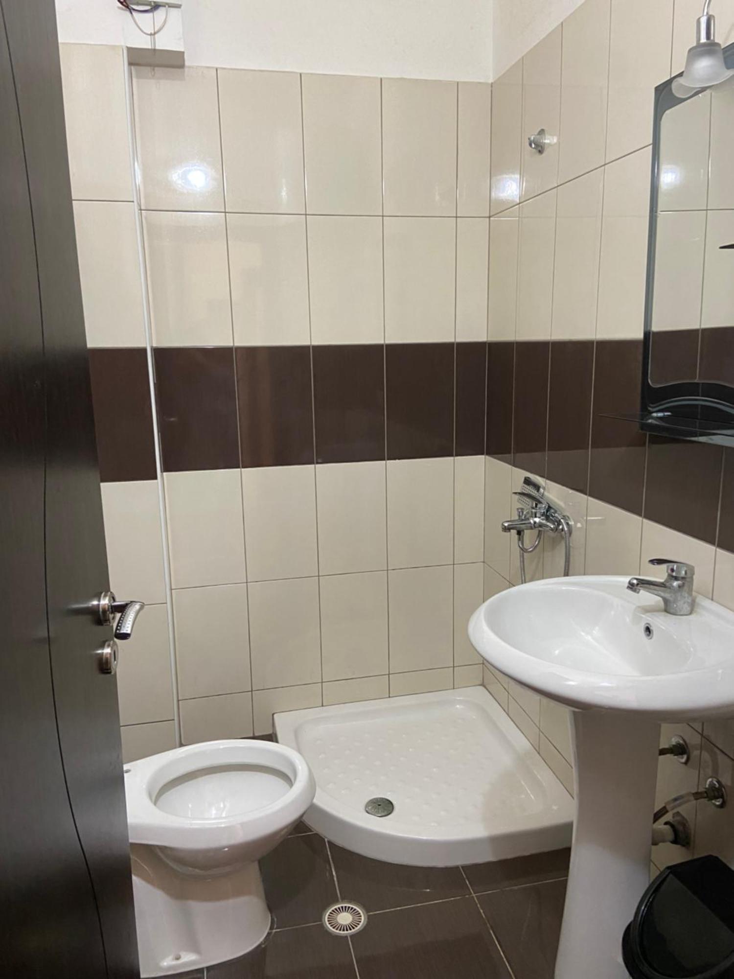 Ari Apartaments Vlorë Extérieur photo